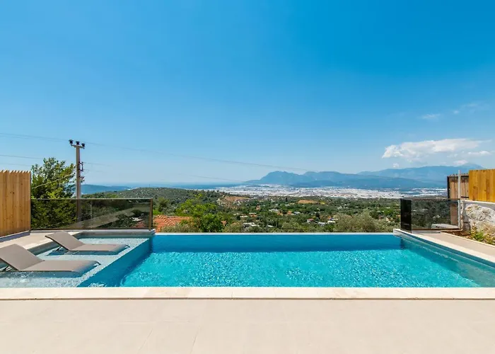 Miss Kalkan Uezuemlue